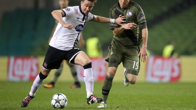 &nbsp;Dundalk's Ronan Finn and Legia Warsaw's Michal Kopczynski battle for the ball&nbsp;<br />Picture by PA