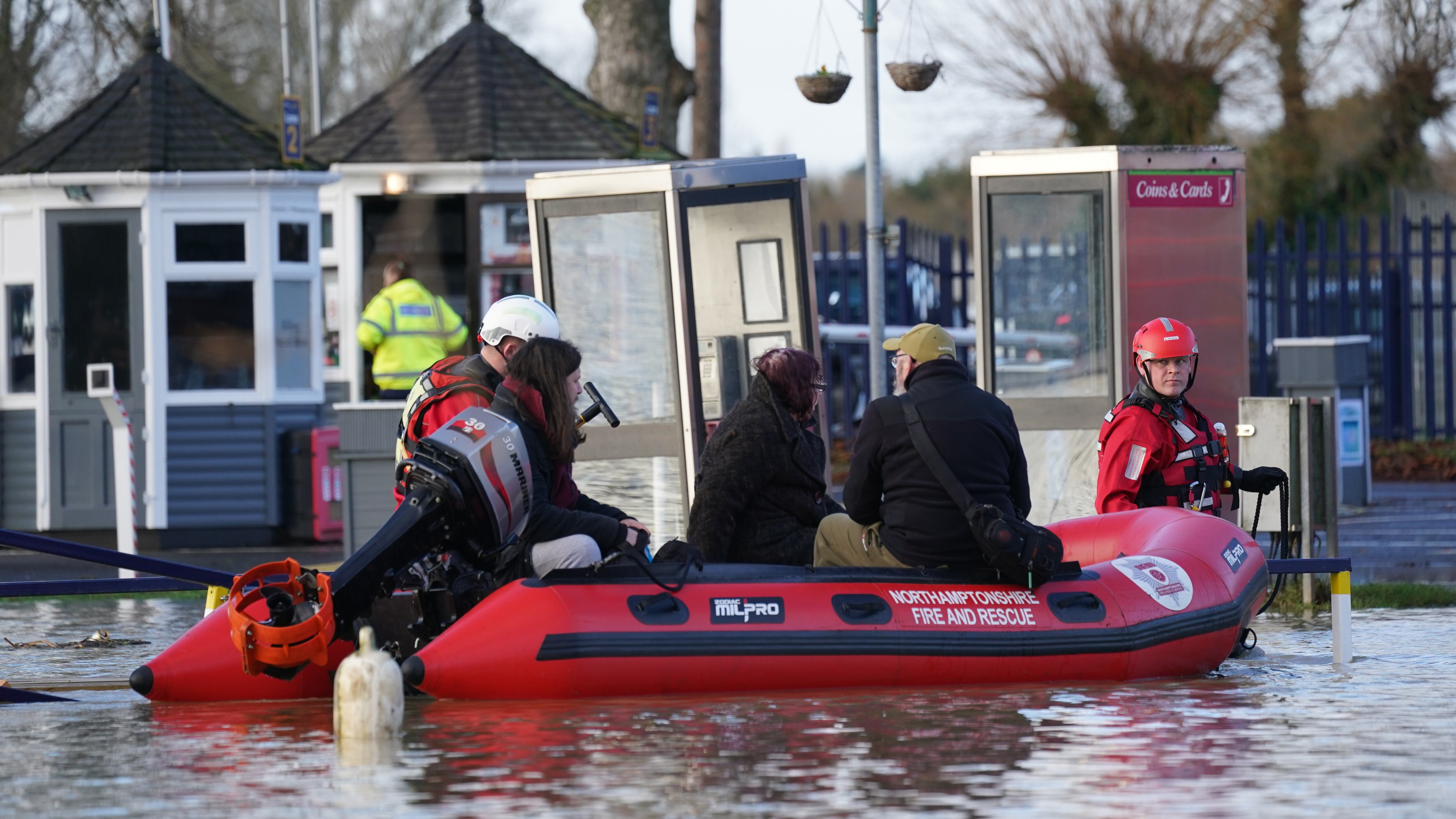 People are rescued from houseboats at Billing Aquadrome in Northampton