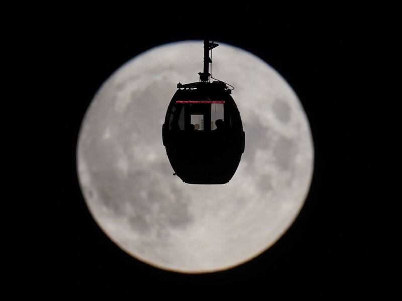 Cable car over the super blue moon