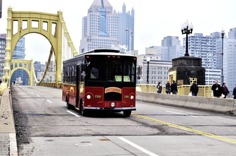 Seeing Pittsburgh on a Molly&#39;s Trolleys tour 