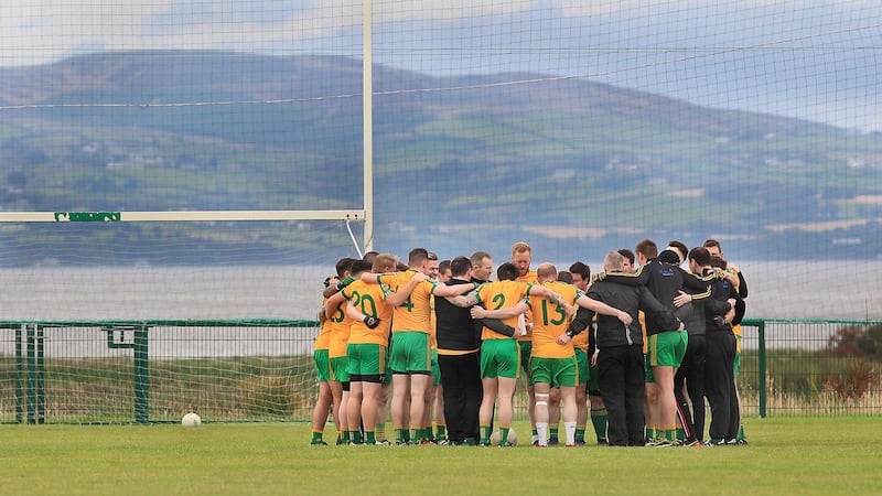 <span style="font-family: Arial, sans-serif; ">Ogra Colmcille huddle before their Derry JFC semi final against Doire Trasna at Faughanvale in 2017. Picture by Margaret McLaughlin</span>