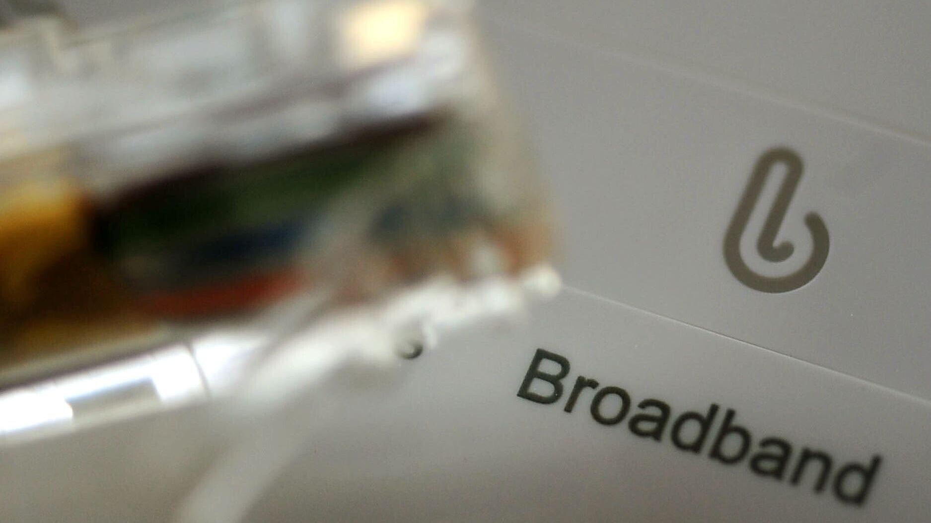 Those on universal credit were six times more likely to have stopped their broadband in the last 12 months, Citizens Advice found.