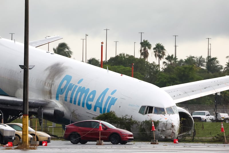 All five killed in Miami cargo jet crash were in van used by plane cleaners