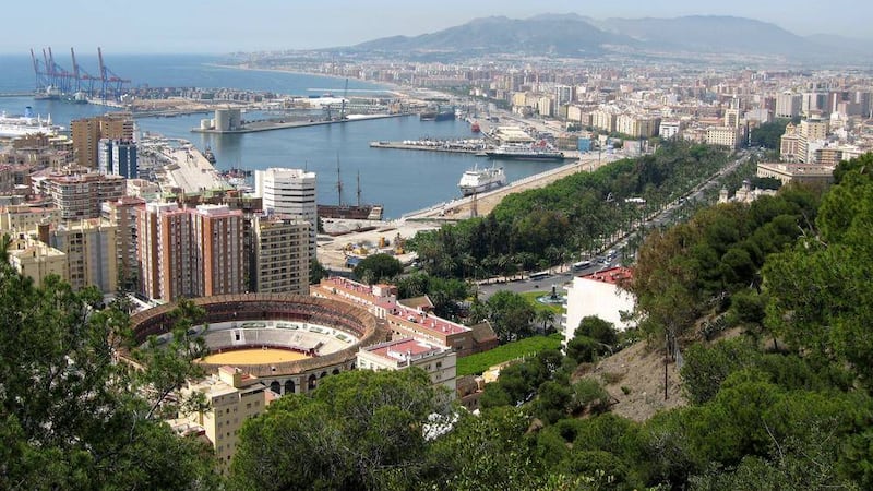  A view of the M&aacute;laga showing the port, the bull-ring, the mountains, the greenery and the old city 