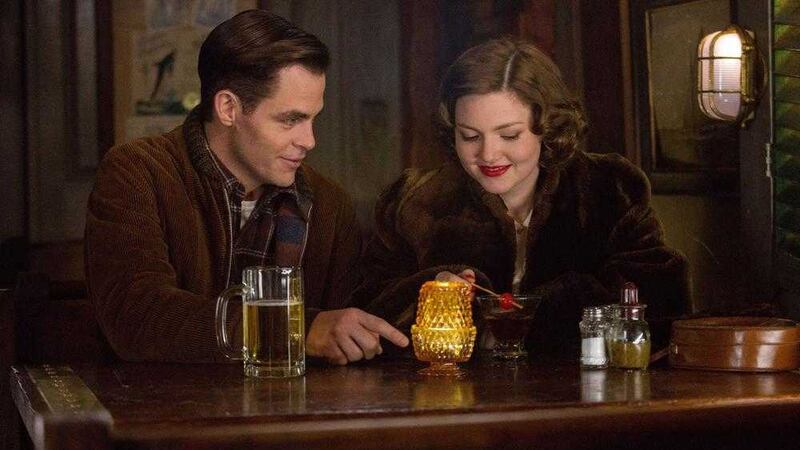 Chris Pine and Holliday Grainger in The Finest Hours 
