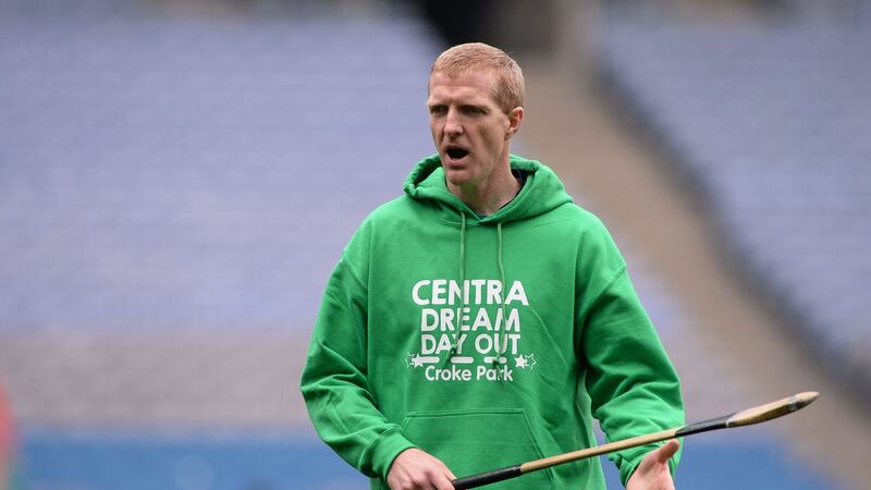 &nbsp;<span style="color: rgb(38, 34, 35); font-family: utopia-std, Georgia, &quot;Times New Roman&quot;, Times, serif; ">Henry Shefflin, one of the most talented GAA players of his era, works in a bank</span>