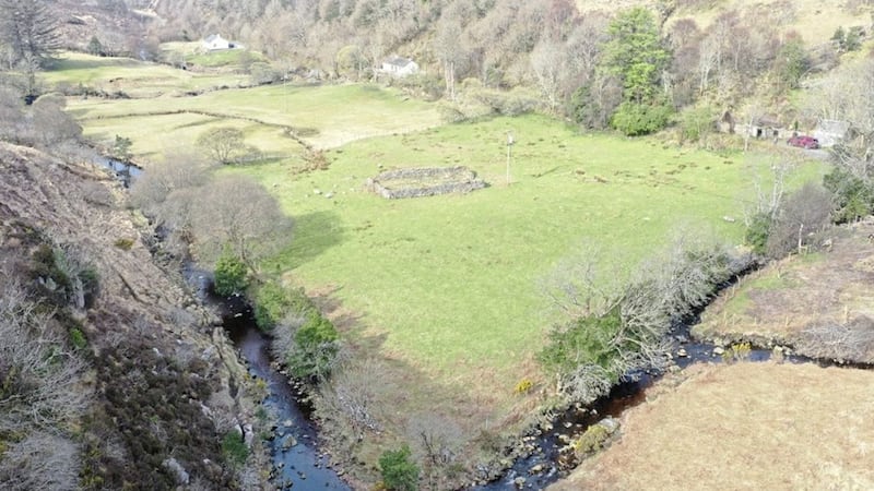 Doire na nAspal is a two-acre field with excellent views of the Derryveagh and Glendowan mountains. 