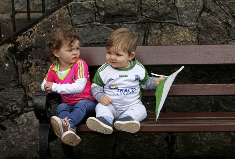 On the bench.... Cousins Emilie Simms (Donegal top) and Ollie Finlay (Fermanagh top) pictured in Ederney. Picture by Ann McManus