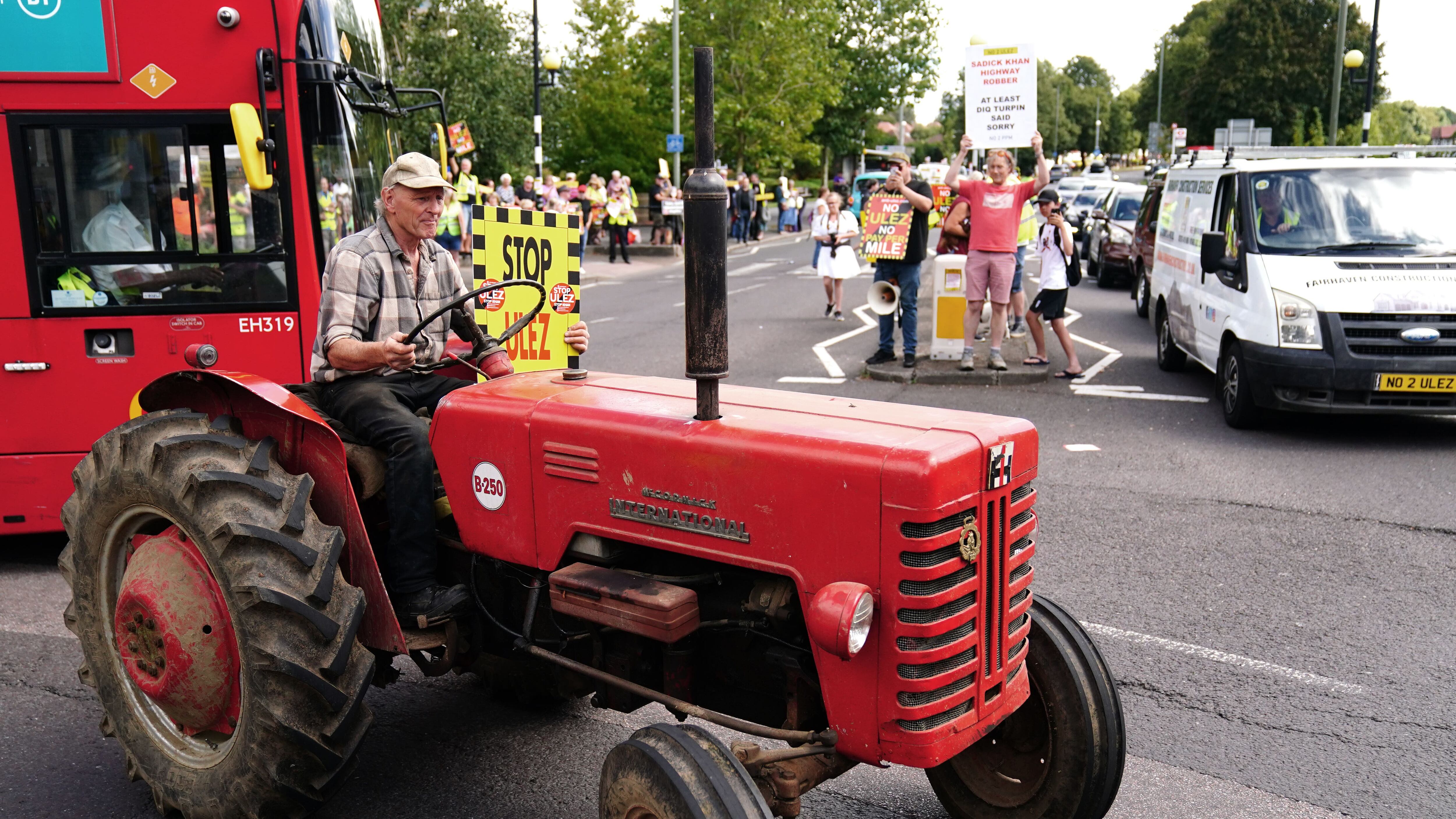 People take part in a protest against the proposed ultra-low emission zone (Ulez) expansion in Orpington (PA)