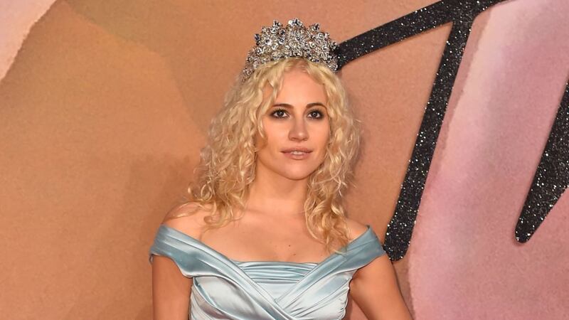 Pixie Lott wears show-stopping flapper gown for Roaring Twenties party