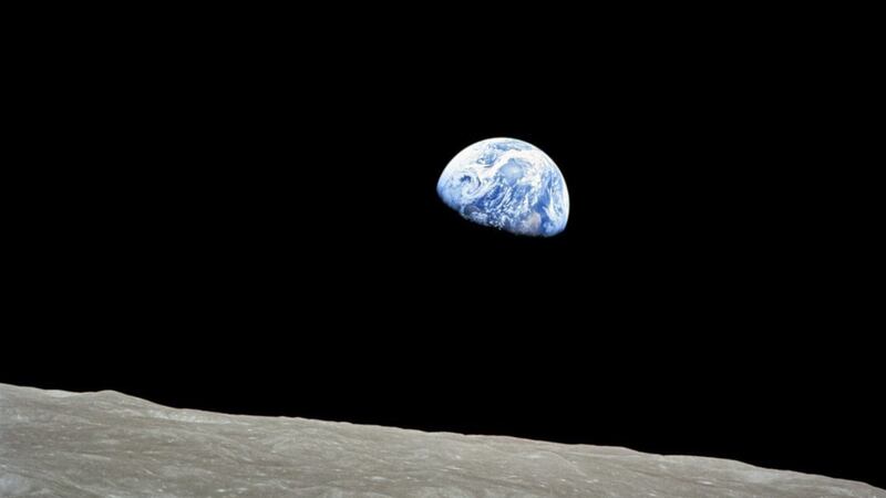 Earthrise, one of the most famous photos in history and a reminder of Earth&#39;s beauty 