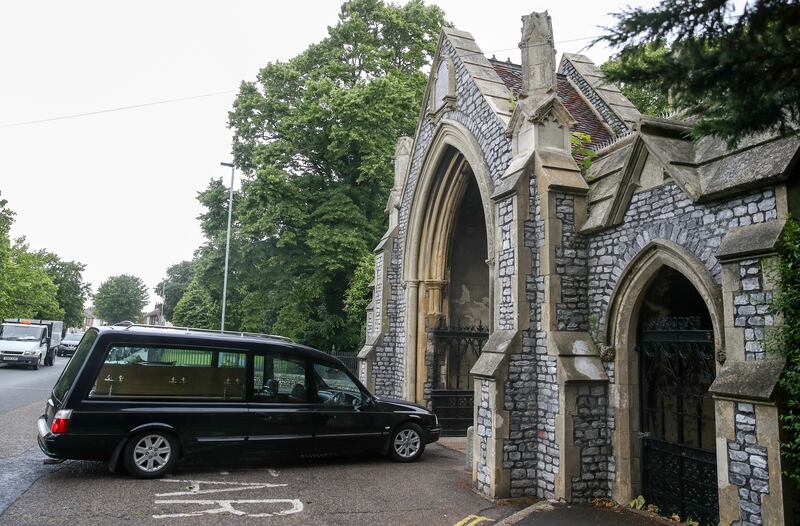 A hearse carrying the coffin of Jeremy Kyle guest Steve Dymond arrives at Kingston Cemetery in Portsmouth