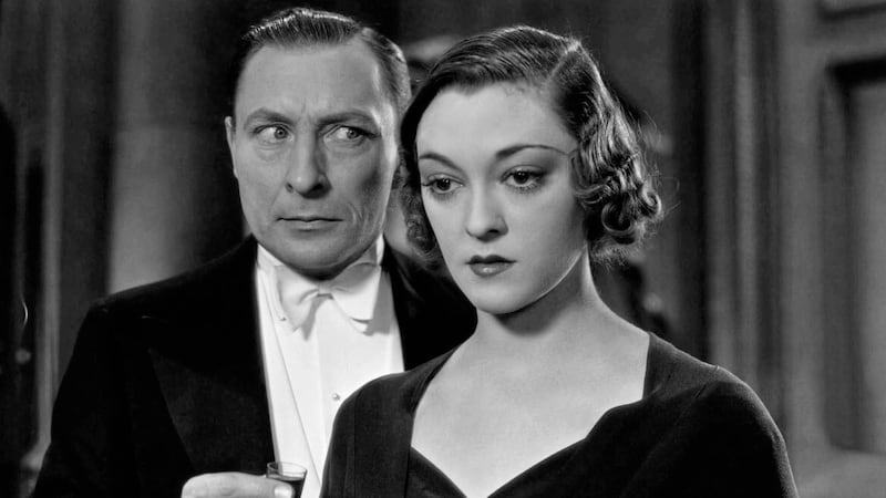 Lionel Atwill and Kathleen Burke in Murders at The Zoo 