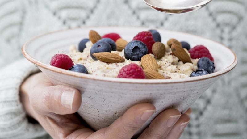Porridge with fruit and nuts is one of the healthiest foods we can eat. 