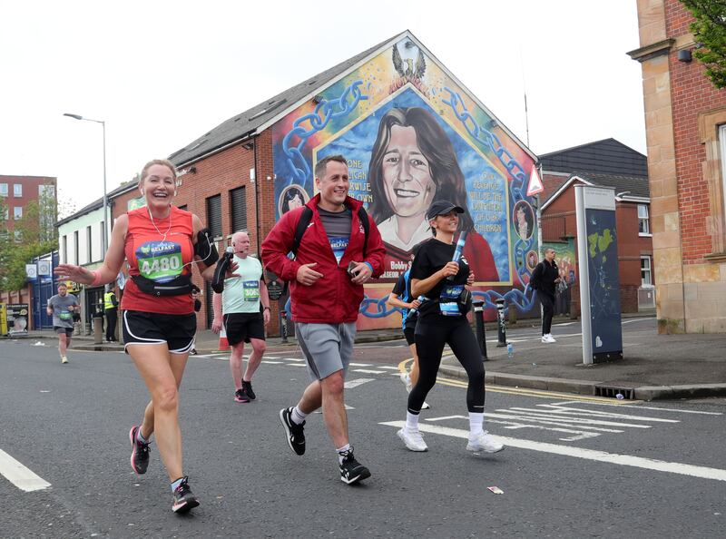 Thousands of runners take part in The Belfast City Marathon from Stormont with a record number of entrants aiming to complete the 26.2-mile course.
PICTURE COLM LENAGHAN