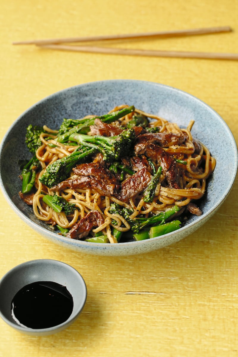 Oyster sauce beef and broccoli chow mein