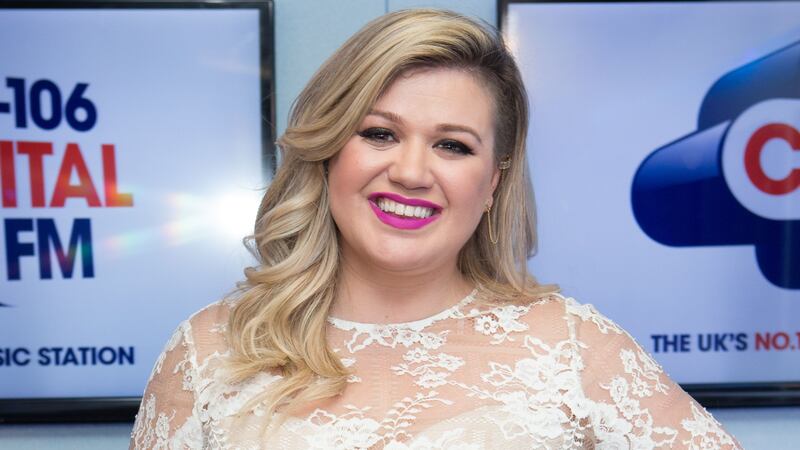 Kelly Clarkson had a brilliant response to a body-shamer who called her ‘fat’.