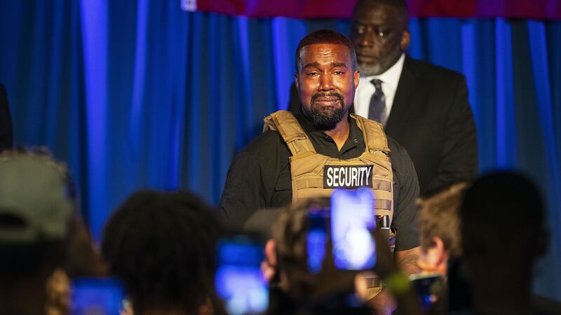 Wearing a protective vest and with “2020” shaved into his head, the entertainer spoke before a crowd in North Charleston, South Carolina.