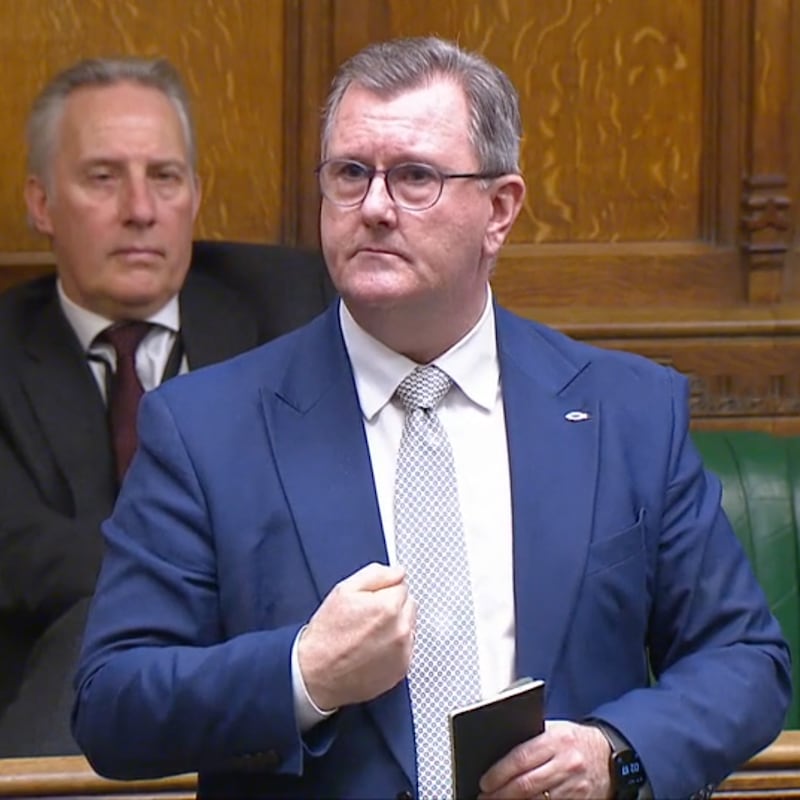 Sir Jeffrey Donaldson speaking in the house of Commons with Ian Paisley seated behind