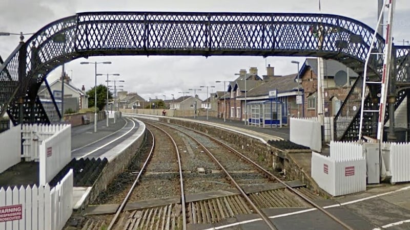 A fight involving up to 40 people spilled out from a train onto the platform at Castlerock railway halt on Saturday evening. 