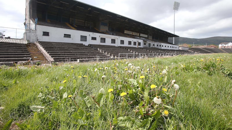 A 38,000-capacity Casement Park could not be safely evacuated in an emergency if the Andersonstown Road was closed, an assessment has claimed 