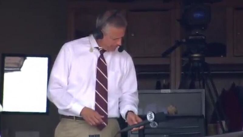 The feathered friend joined Thom Brennaman in the commentary booth to share its thoughts.