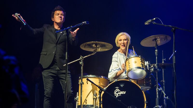 The former Great British Bake Off judge played drums for the singer.