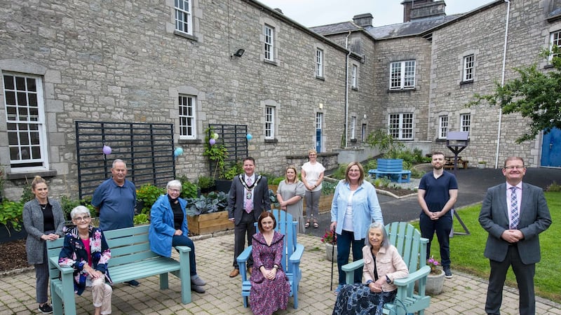 A courtyard at St Luke&rsquo;s Hospital in Armagh has been transformed thanks to the hard work of staff and service users from the Southern Trust&rsquo;s Community Addiction Service, along with the help of green-fingered volunteers. Mental Health Champion Professor Siobhan O&rsquo;Neill, pictured centre, is among those to visit the garden, which has brought an added and creative dimension to the promotion of recovery and wellbeing&nbsp;
