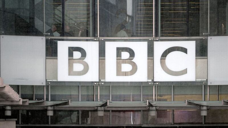 Falling audience share poses risk to BBC&#39;s licence fee income, a new report has found 
