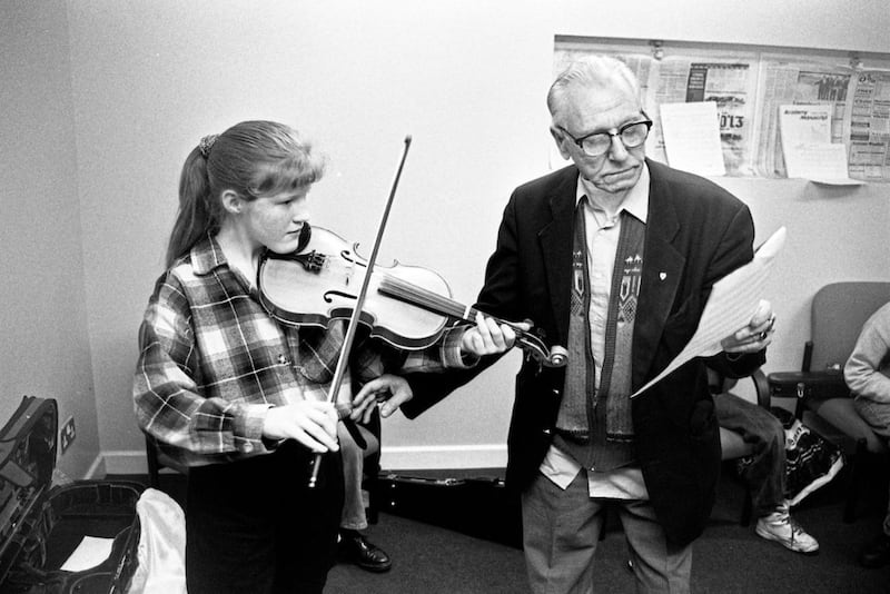 Sean Maguire&#39;s fiddle class, 1985 