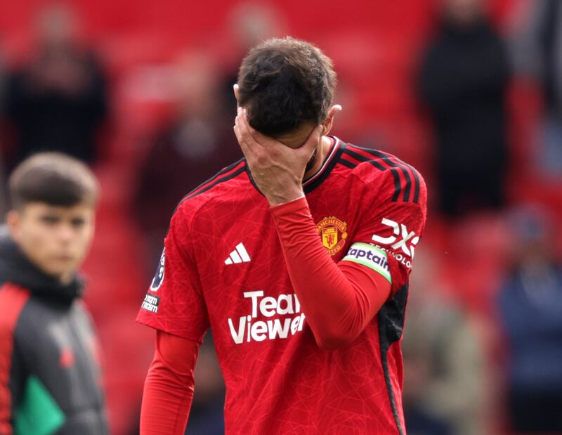 Manchester United let two points slip in their bid for Europa League football next season