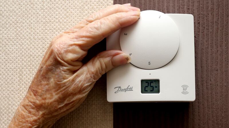 Researchers say those at high risk should be sent warning messages when the temperature drops.