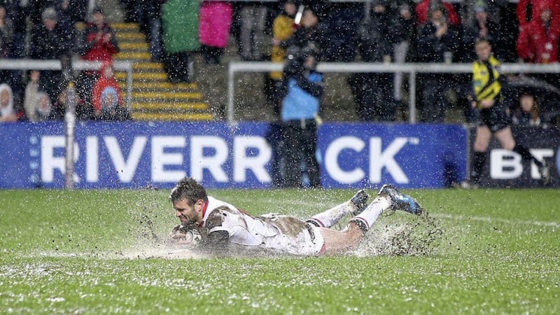 Jared Payne splashes over for the first Ulster try during the Guinness Pro12 clash between Ulster and Treviso at Kingspan Stadium Picture by John Dickson / www.dicksondigital.com 