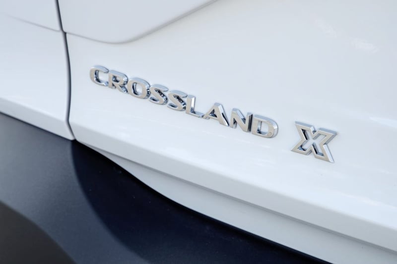 &nbsp;<span style="font-family: Arial, sans-serif; ">Vauxhall Crossland X</span>