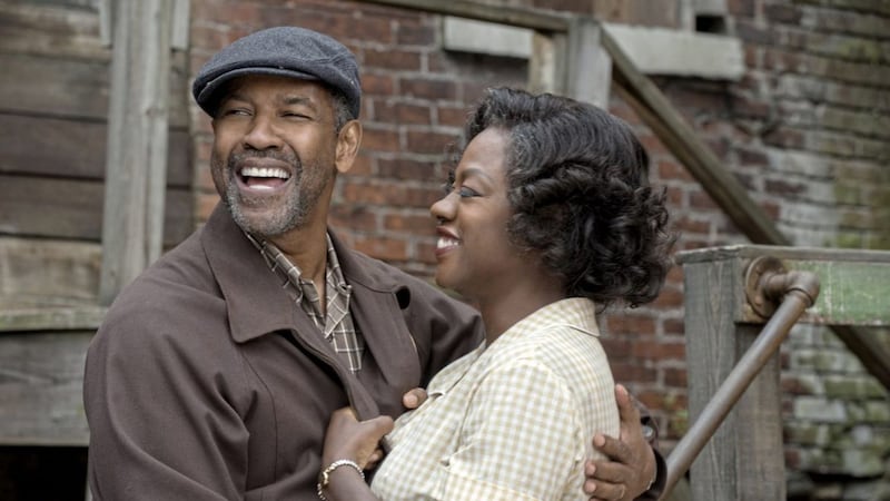Denzel Washington and Viola Davis as Troy and Rose Maxson in Fences 