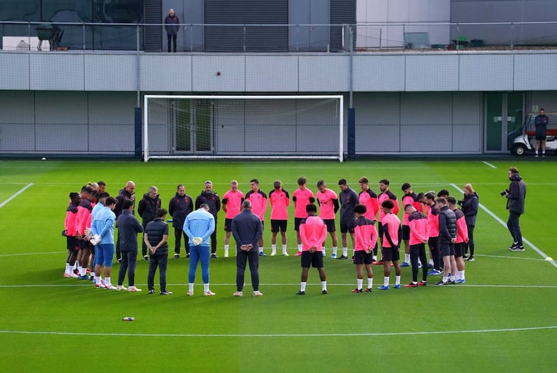 Manchester City pay tribute to Francis Lee at training