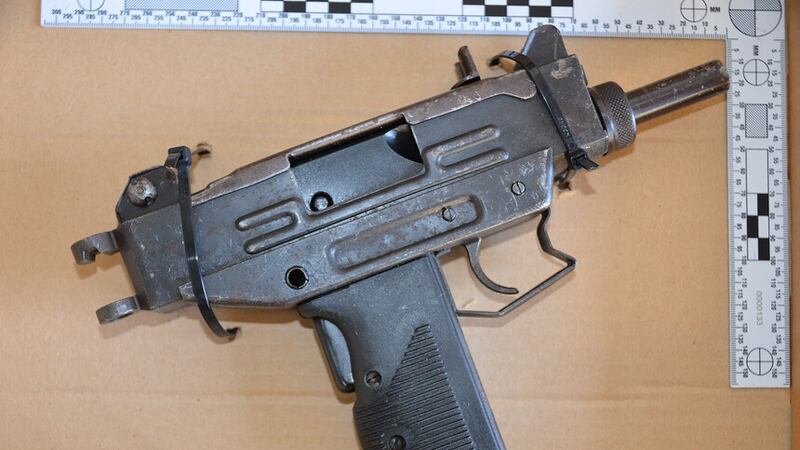 A gun seized by the PSNI in Londonderry (PSNI/PA)