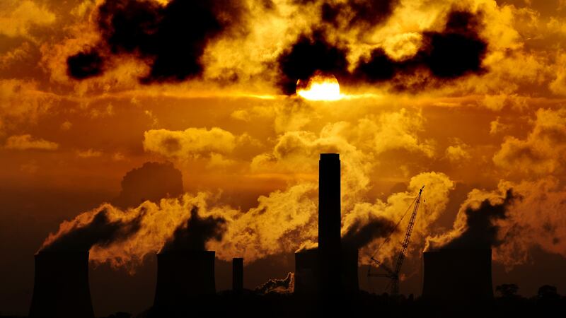 The Committee on Climate Change said ministers must urgently ramp up efforts to cut emissions in areas such as transport and heating homes.