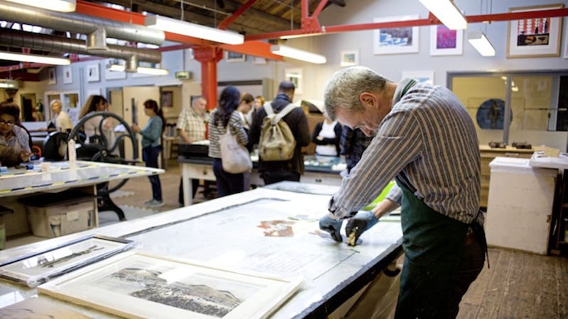 Demonstrating how it&#39;s done at Belfast Print Workshop 
