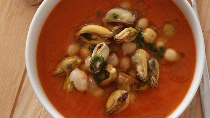 Niall McKenna&#39;s roast tomato soup with mussels and chick peas 