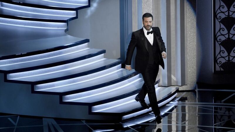 Oscars host Jimmy Kimmel tweeted Donald Trump during Academy Awards and it was amazing
