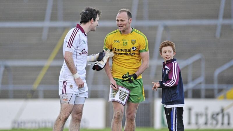 Former Galway goalkeeper Maghnus Breathnach (pictured with Donegal&#39;s Colm McFadden) predicts a huge battle when An Spideal meet St Enda&#39;s in the All-Ireland intermediate semi-final next month 