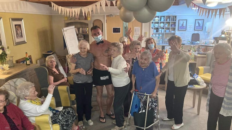 Care UK’s Kingsleigh in Woking, Surrey, welcomed back the residents’ ‘favourite’ butler, Alesssandro, for its cocktail party.