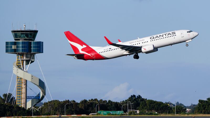 Qantas agrees to payouts for selling seats on cancelled flights (Mark Baker, AP)