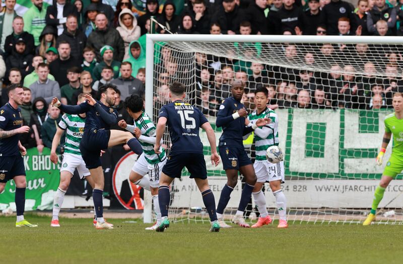 Dundee set up an exciting finale