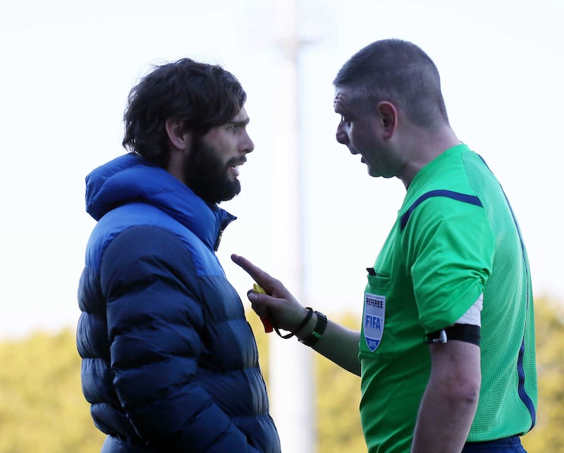 Danske Bank Premiership.Glenavon's manager Gary Hamilton gets a lecture from referee Raymond Crangle&nbsp;
