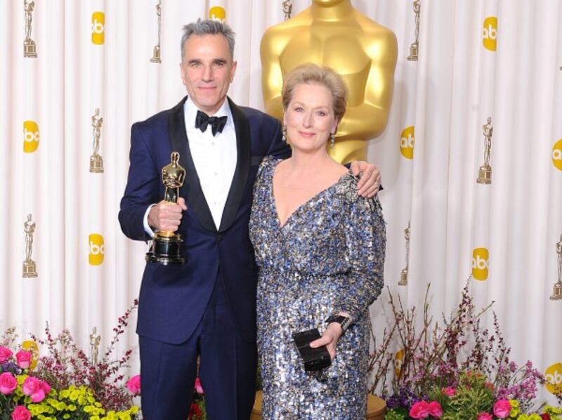 Daniel picks up his Lincoln Oscar with Meryl Streep.