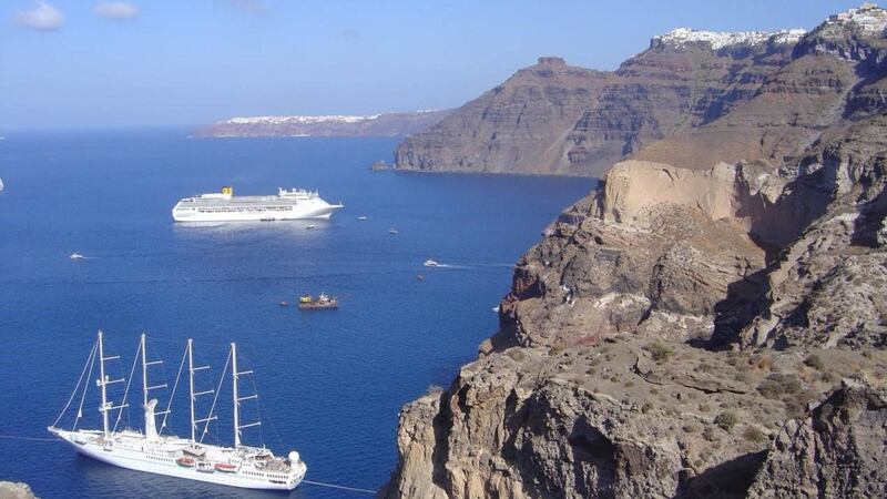 Scientists have studied sea level changes and the timings of eruptions on the Greek island of Santorini over hundreds of thousands of years.