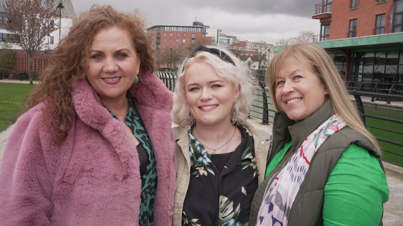Presenter Emer Mhic an Fhailí, left, with Emma, centre, and her mum Cora, right, who feature in episode one of Bog Amach 