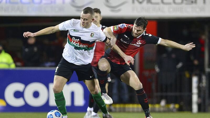 Crusaders' Philip Lowry and Glentoran's Michael O'Connor in action during Friday's game at Seaveiw<br/>Picture by Arthur Allison/Pacemaker&nbsp;